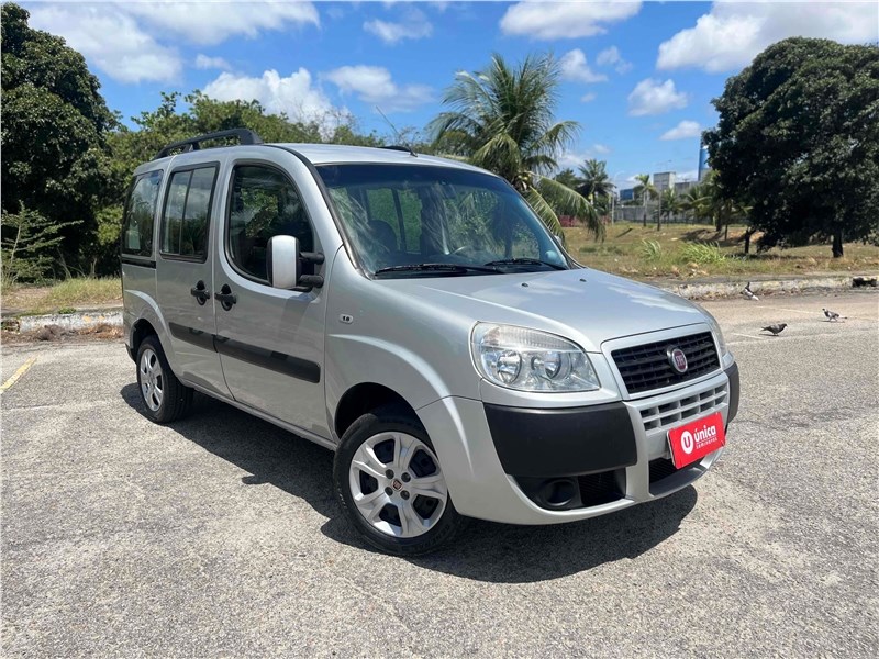 //www.autoline.com.br/carro/fiat/doblo-18-essence-16v-flex-4p-manual/2018/natal-rn/24663050