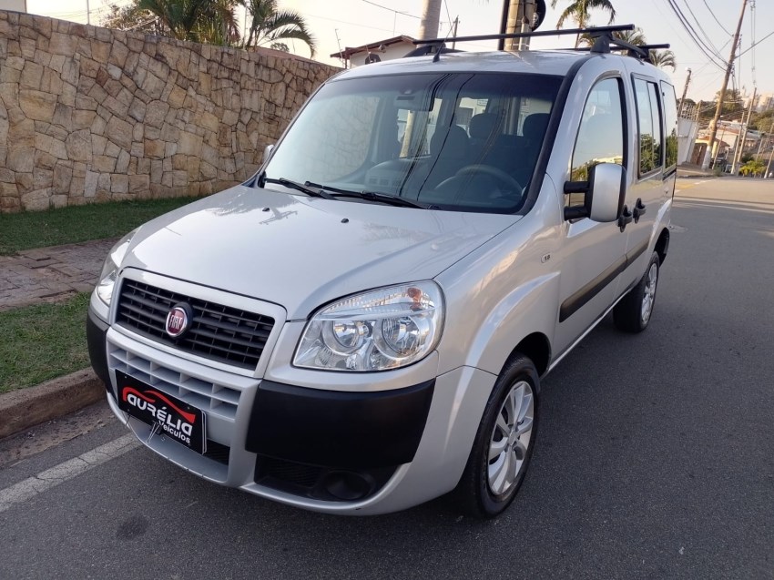 //www.autoline.com.br/carro/fiat/doblo-18-essence-7l-16v-flex-4p-manual/2017/campinas-sp/24901222