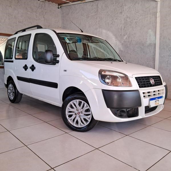 //www.autoline.com.br/carro/fiat/doblo-18-essence-7l-16v-flex-4p-manual/2019/brasilia-df/24942038
