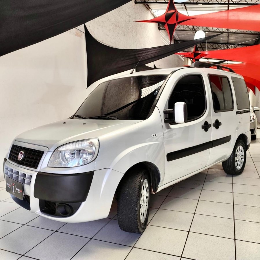 //www.autoline.com.br/carro/fiat/doblo-18-essence-16v-flex-4p-manual/2018/belem-pa/25022603