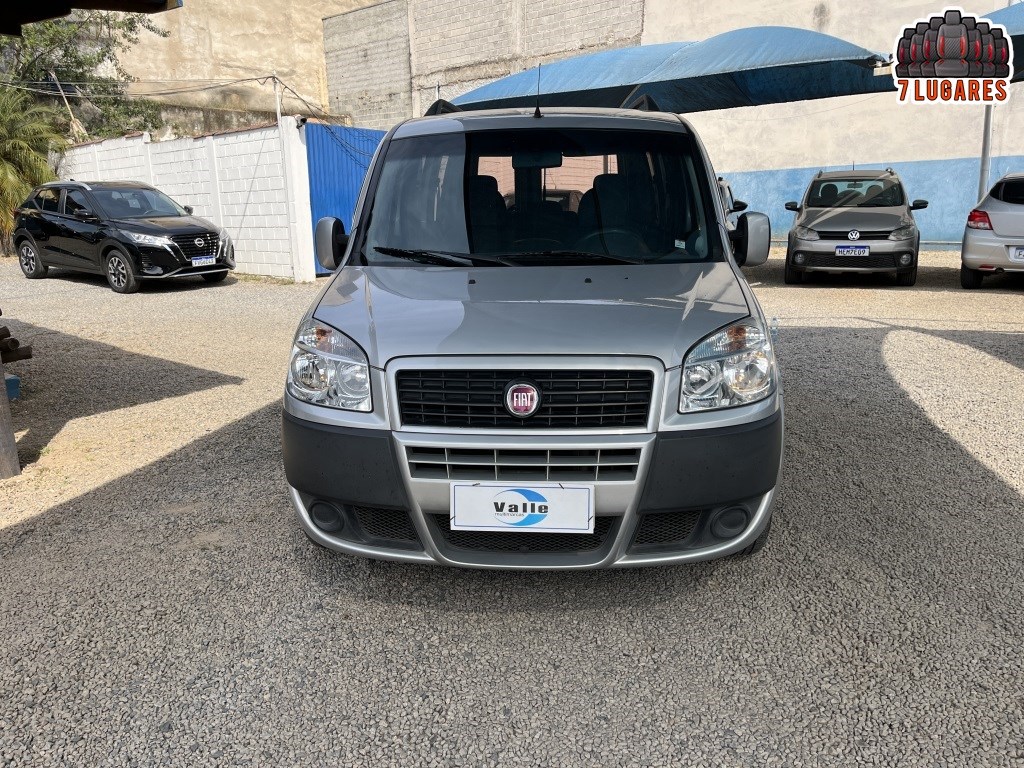 //www.autoline.com.br/carro/fiat/doblo-18-essence-16v-flex-4p-manual/2018/braganca-paulista-sp/25026632