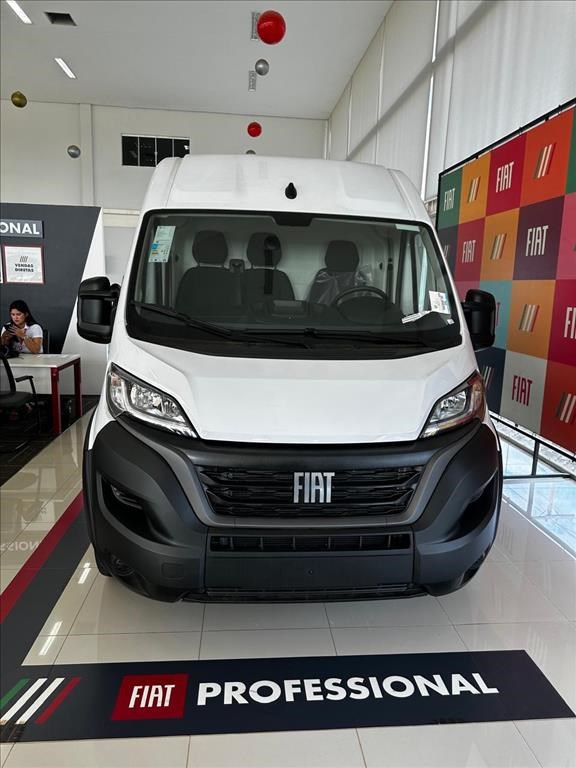 //www.autoline.com.br/carro/fiat/ducato-22-maxicargo-13m-16v-diesel-4p-turbo-manual/2024/parauapebas-pa/24308308