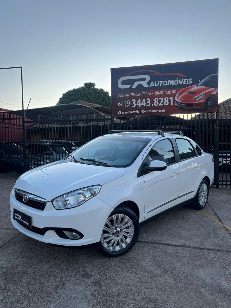 //www.autoline.com.br/carro/fiat/grand-siena-16-essence-16v-flex-4p-manual/2014/limeira-sp/24772442
