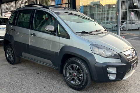//www.autoline.com.br/carro/fiat/idea-18-adventure-16v-flex-4p-manual/2013/contagem-mg/24741220