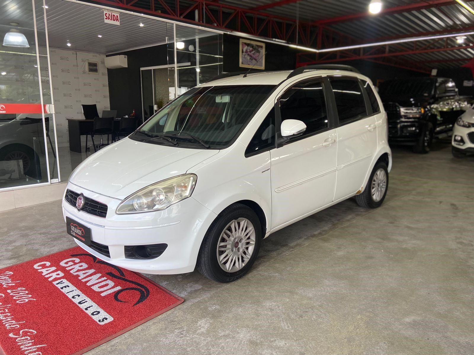 //www.autoline.com.br/carro/fiat/idea-16-essence-16v-flex-4p-dualogic/2013/jaragua-do-sul-sc/24946589