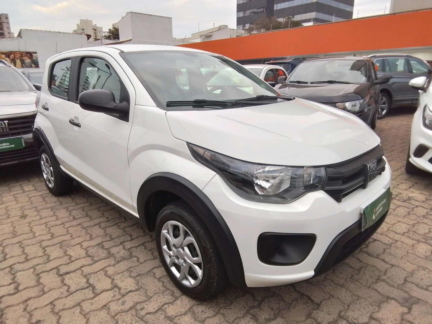 //www.autoline.com.br/carro/fiat/mobi-10-like-8v-flex-4p-manual/2023/sao-paulo-sp/25000791