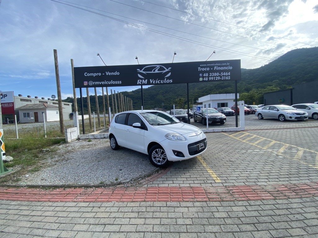 //www.autoline.com.br/carro/fiat/palio-14-attractive-8v-flex-4p-manual/2013/santo-amaro-da-imperatriz-sc/22852587