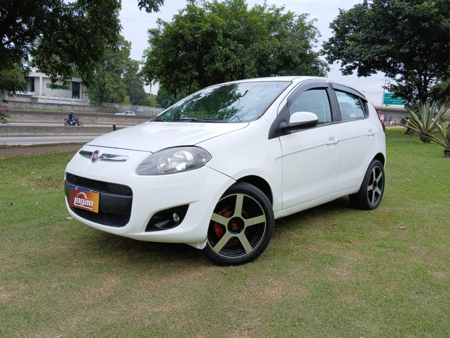 //www.autoline.com.br/carro/fiat/palio-16-essence-16v-flex-4p-manual/2015/sao-joao-de-meriti-rj/24158645