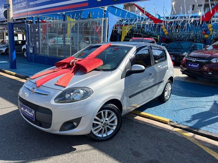 //www.autoline.com.br/carro/fiat/palio-16-essence-16v-flex-4p-manual/2014/campinas-sp/24784960