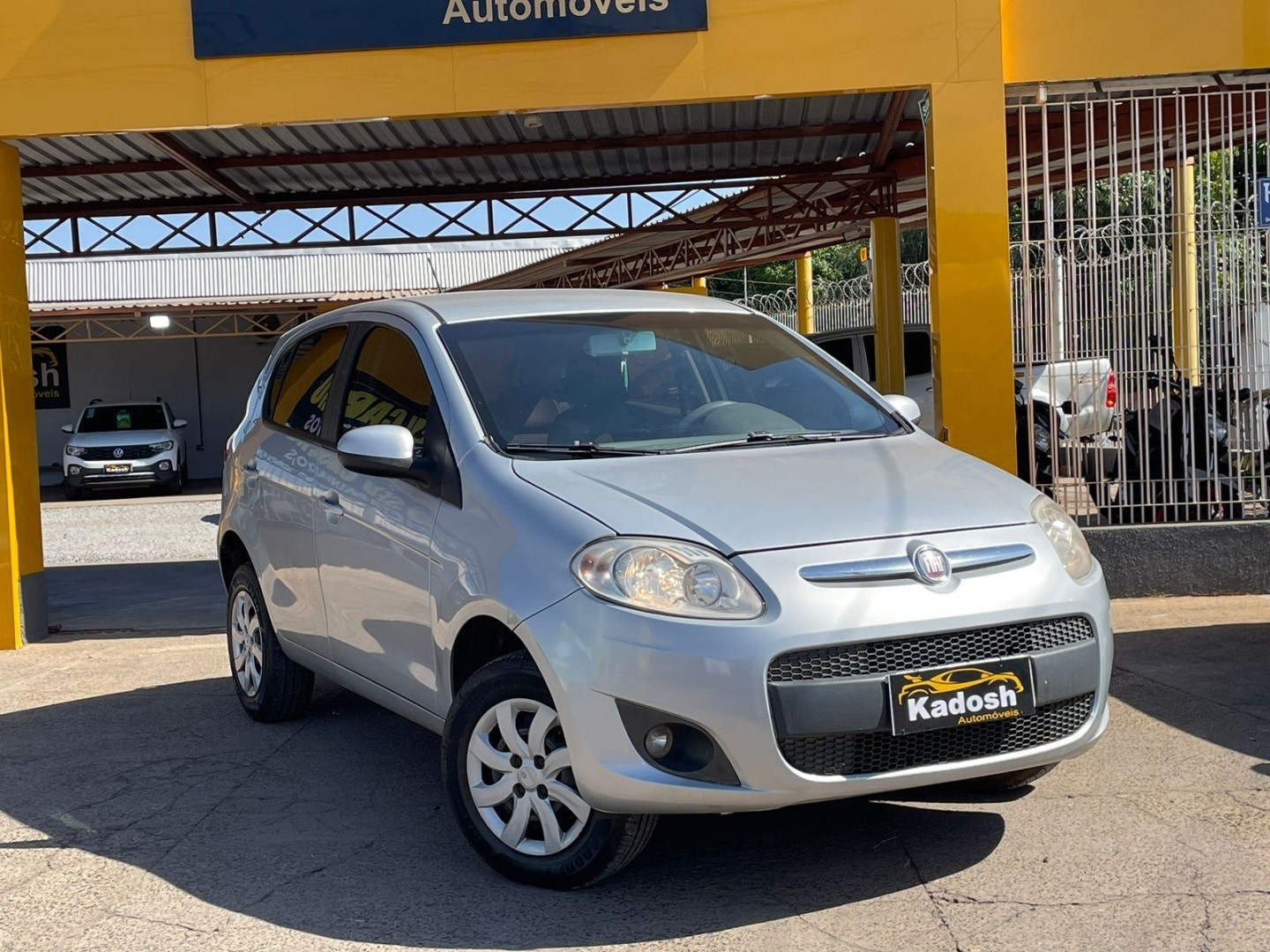 //www.autoline.com.br/carro/fiat/palio-14-attractive-8v-flex-4p-manual/2013/cuiaba-mt/24807645