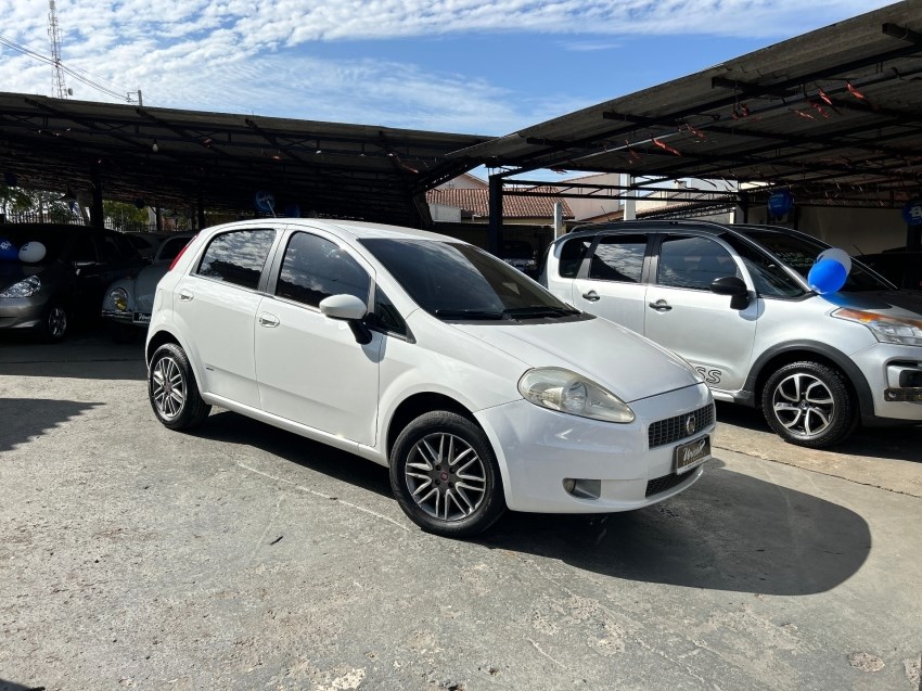 //www.autoline.com.br/carro/fiat/punto-14-elx-8v-flex-4p-manual/2010/telemaco-borba-pr/24593578