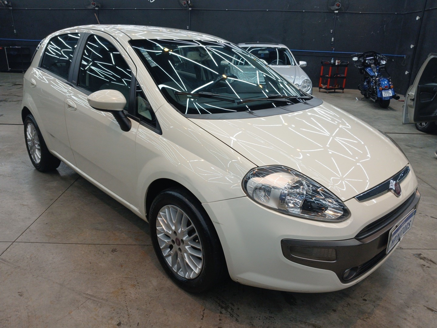 //www.autoline.com.br/carro/fiat/punto-16-essence-16v-flex-4p-manual/2014/belo-horizonte-mg/24964757