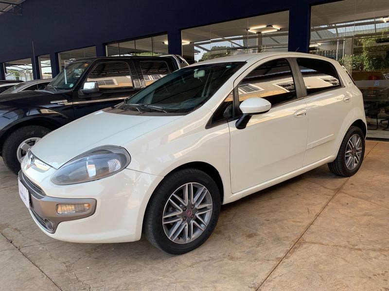//www.autoline.com.br/carro/fiat/punto-16-essence-16v-flex-4p-manual/2015/campo-grande-ms/25007556