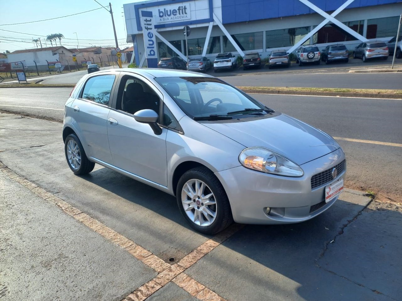 //www.autoline.com.br/carro/fiat/punto-16-essence-16v-flex-4p-manual/2012/piracicaba-sp/25026382