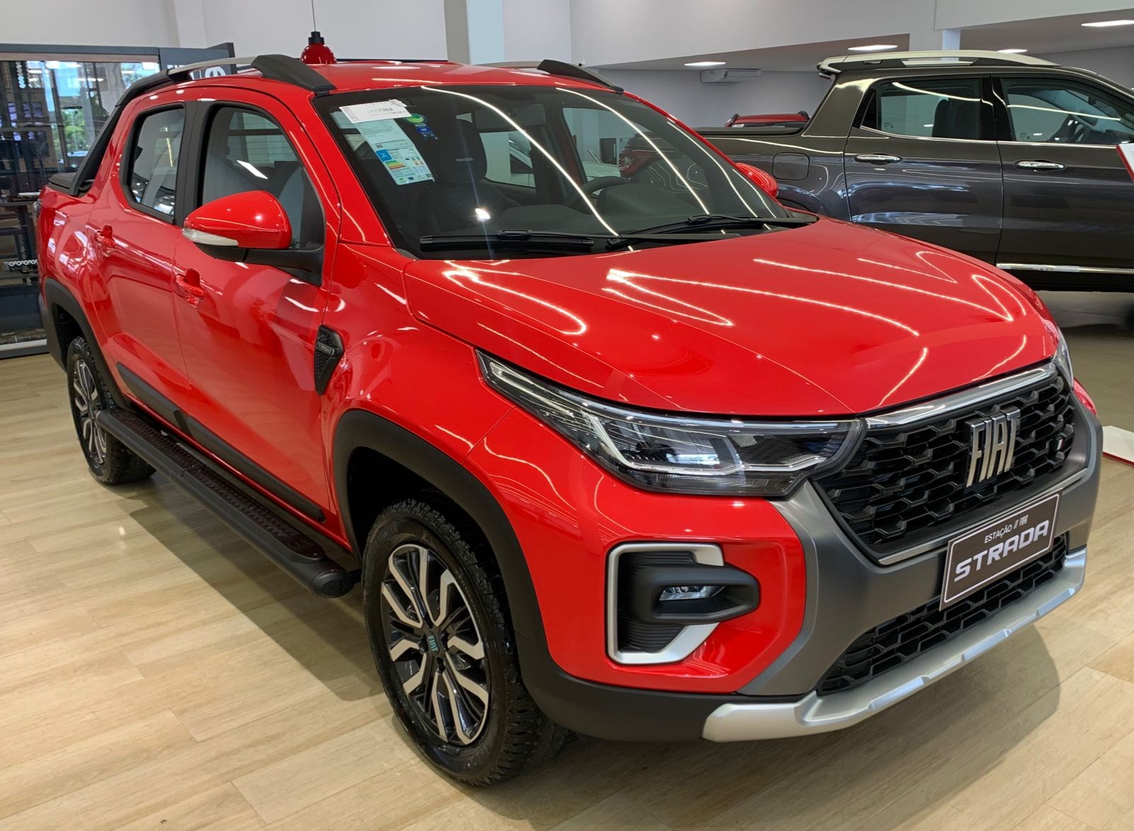 //www.autoline.com.br/carro/fiat/strada-10-t200-cd-ranch-flex-4p-turbo-automatico/2024/brasilia-df/23757019
