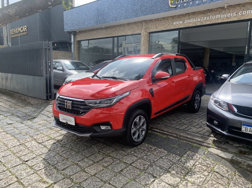 //www.autoline.com.br/carro/fiat/strada-13-cd-volcano-8v-flex-4p-manual/2022/curitiba-pr/24458111