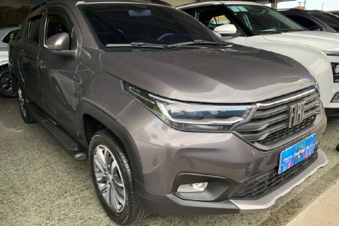 //www.autoline.com.br/carro/fiat/strada-13-cd-volcano-8v-flex-4p-automatico/2023/fortaleza-ce/24491030