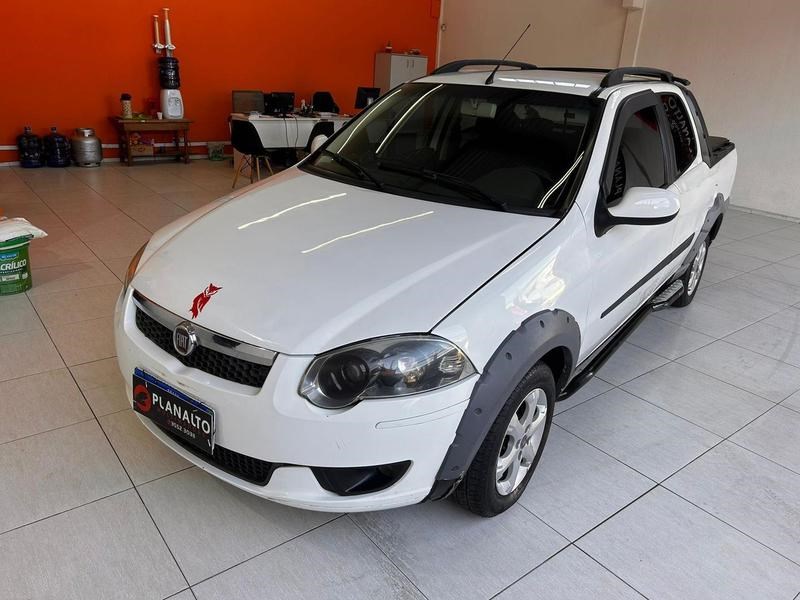 //www.autoline.com.br/carro/fiat/strada-16-cd-trekking-16v-flex-2p-manual/2013/araucaria-pr/24735660