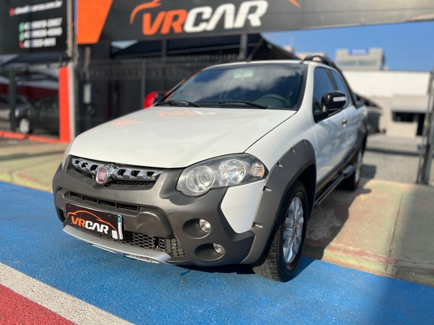 //www.autoline.com.br/carro/fiat/strada-18-adventure-locker-16v-130cv-2p-flex-manual/2013/ponta-grossa-pr/24919898