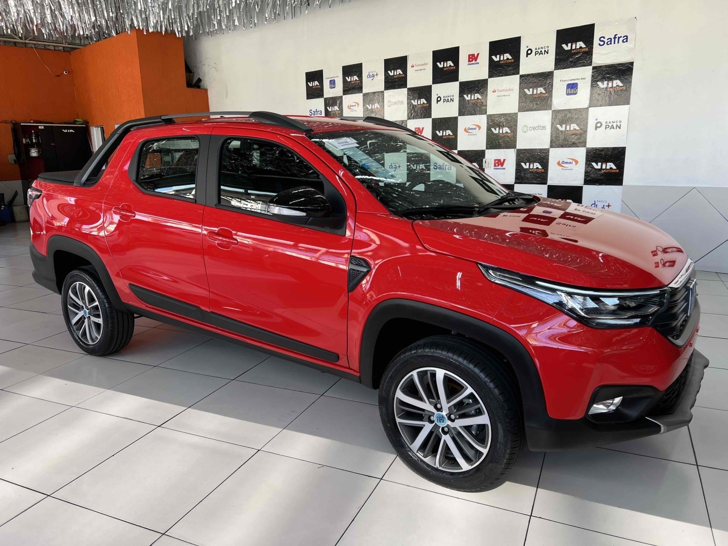 //www.autoline.com.br/carro/fiat/strada-13-cd-volcano-8v-flex-4p-automatico/2024/sao-paulo-sp/24964123