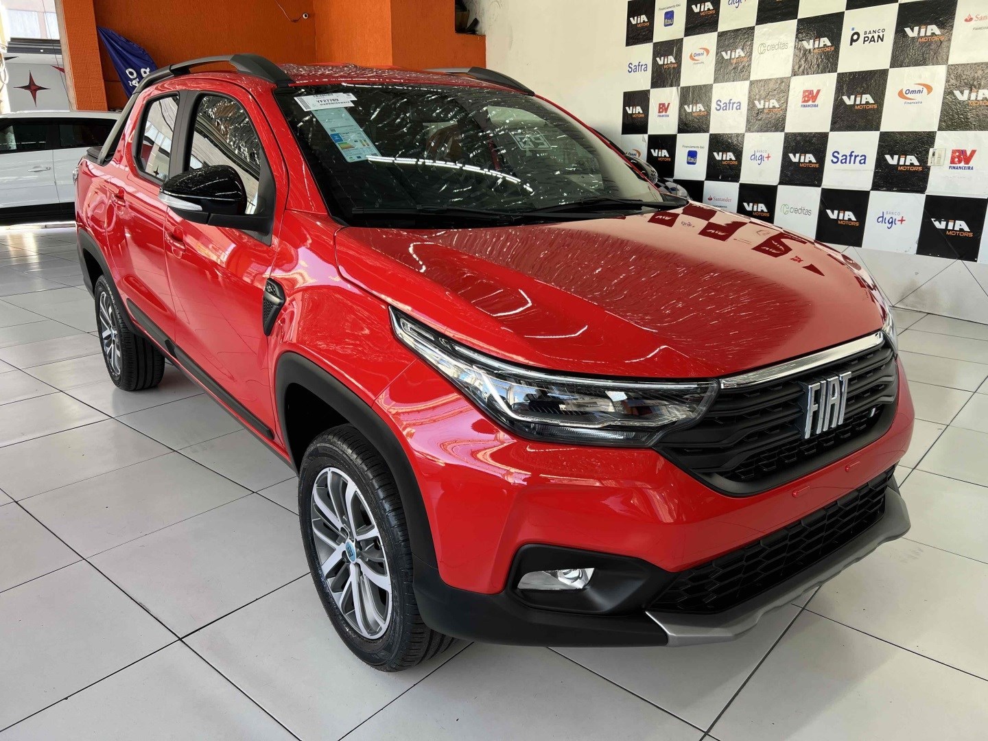 //www.autoline.com.br/carro/fiat/strada-13-cd-volcano-8v-flex-4p-automatico/2024/sao-paulo-sp/24964576