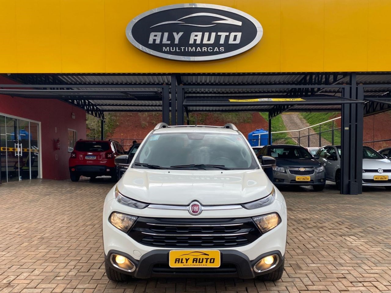 //www.autoline.com.br/carro/fiat/toro-24-volcano-16v-flex-4p-automatico/2020/chapeco-sc/23814298