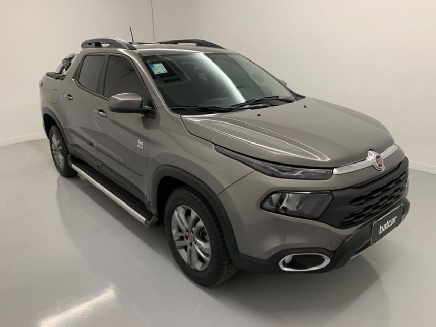 //www.autoline.com.br/carro/fiat/toro-20-freedom-16v-diesel-4p-4x4-turbo-automatico/2021/brasilia-df/23999302
