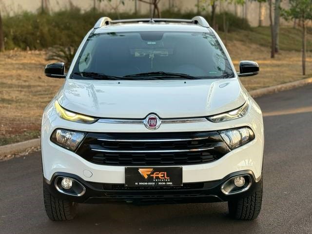 //www.autoline.com.br/carro/fiat/toro-20-volcano-16v-diesel-4p-4x4-turbo-automatico/2017/araraquara-sp/24037086