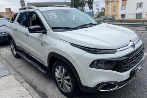 //www.autoline.com.br/carro/fiat/toro-24-volcano-16v-flex-4p-automatico/2019/sao-paulo-sp/24256499