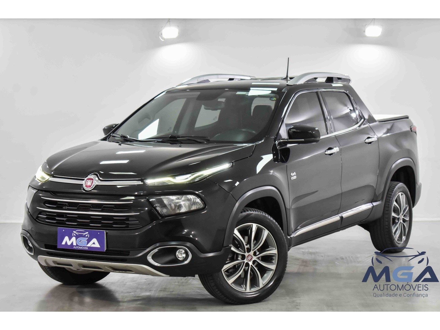 //www.autoline.com.br/carro/fiat/toro-20-volcano-16v-diesel-4p-4x4-turbo-automatico/2019/belo-horizonte-mg/24464666
