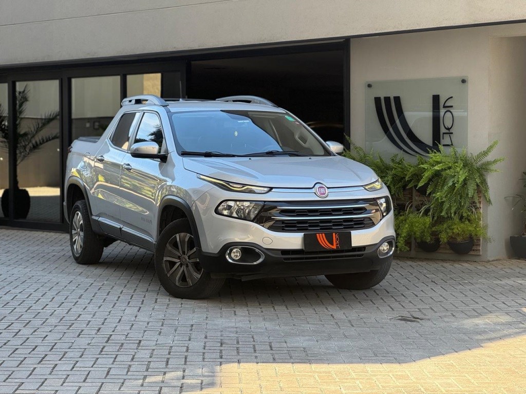 //www.autoline.com.br/carro/fiat/toro-18-freedom-opening-edt-16v-flex-4p-automatico/2017/santo-andre-sp/24807386