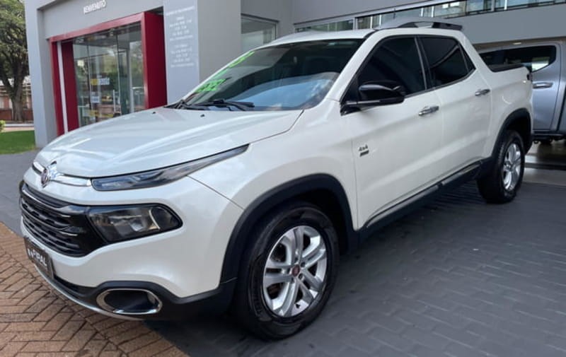 //www.autoline.com.br/carro/fiat/toro-20-volcano-16v-diesel-4p-4x4-turbo-automatico/2018/cascavel-pr/25021570