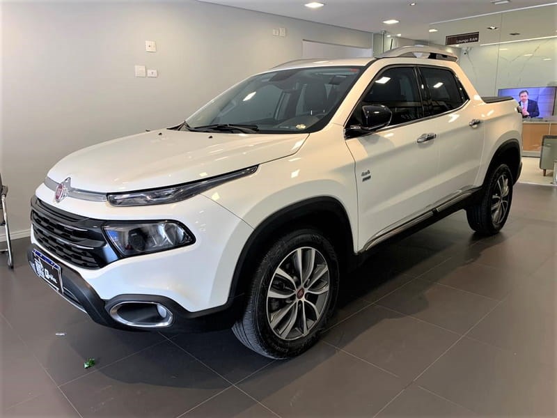 //www.autoline.com.br/carro/fiat/toro-20-volcano-16v-diesel-4p-4x4-turbo-automatico/2020/maringa-pr/25021798