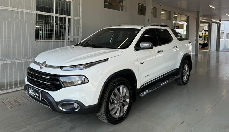 //www.autoline.com.br/carro/fiat/toro-20-ranch-16v-diesel-4p-4x4-turbo-automatico/2020/umuarama-pr/25031998