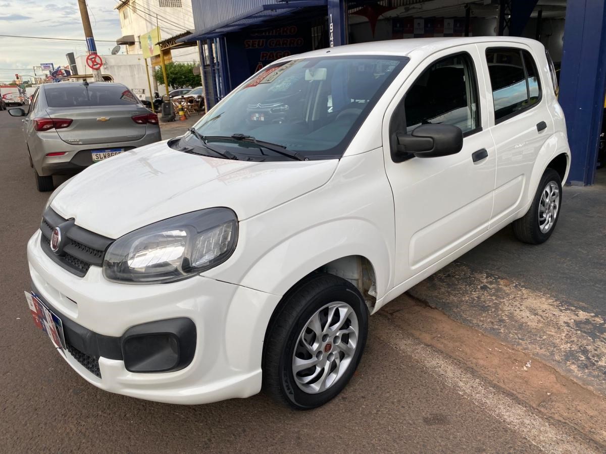 //www.autoline.com.br/carro/fiat/uno-10-drive-6v-flex-4p-manual/2018/campo-grande-ms/23545508