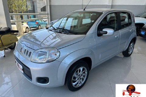 //www.autoline.com.br/carro/fiat/uno-10-vivace-celebration-8v-4p-flex-manual/2013/guaiba-rs/23668911