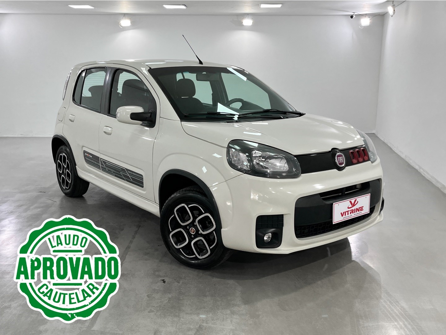 //www.autoline.com.br/carro/fiat/uno-14-evo-sporting-8v-flex-4p-dualogic/2015/belo-horizonte-mg/24591856