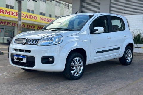 //www.autoline.com.br/carro/fiat/uno-14-evo-evolution-8v-flex-4p-manual/2015/brasilia-df/24952126