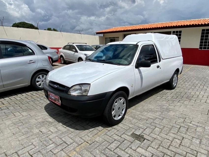 //www.autoline.com.br/carro/ford/courier-16-l-8v-gasolina-2p-manual/2006/curitiba-pr/16592400