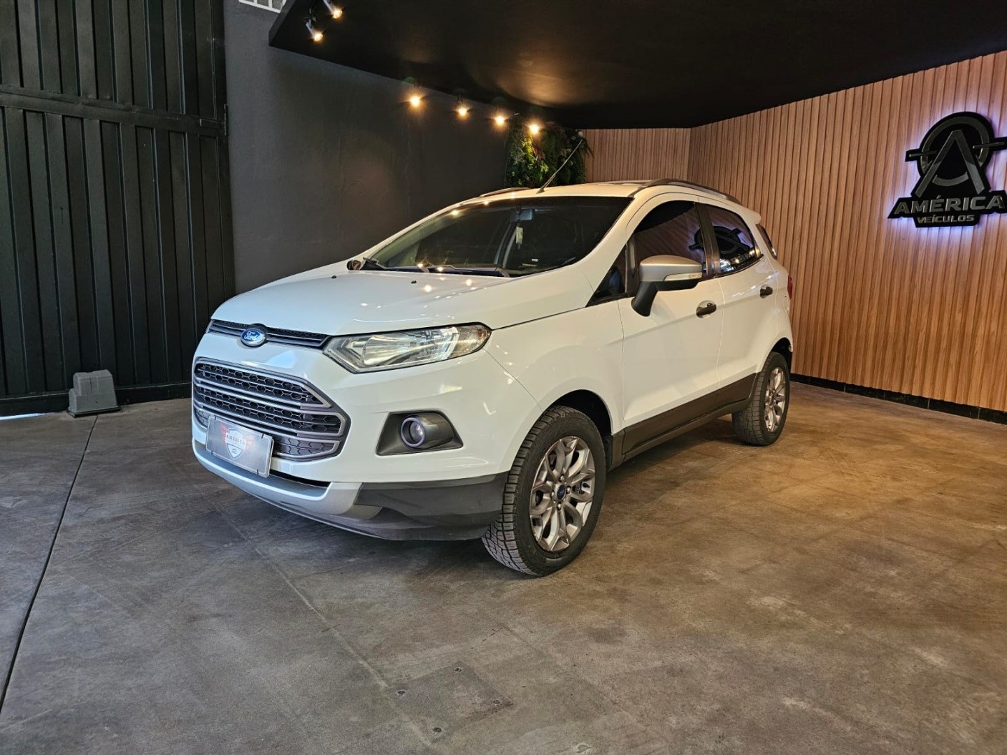 //www.autoline.com.br/carro/ford/ecosport-20-freestyle-16v-flex-4p-powershift/2015/belo-horizonte-mg/24803369