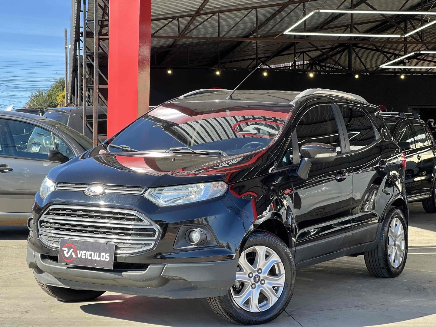 //www.autoline.com.br/carro/ford/ecosport-20-freestyle-plus-titanium-16v-flex-4p-powers/2014/guarapuava-pr/24824502