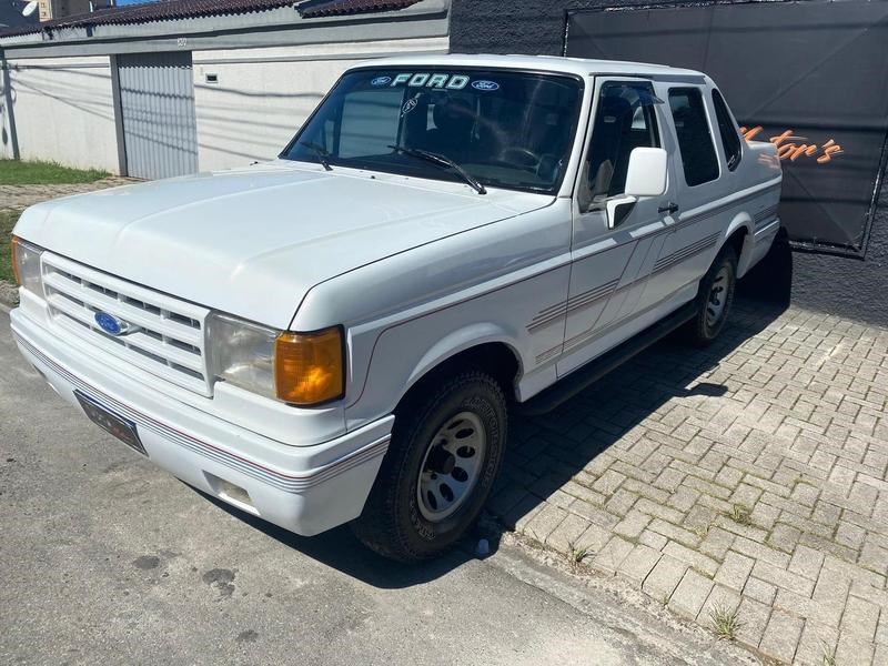 //www.autoline.com.br/carro/ford/f-1000-39-super-turbo-csim-4x2-100cv-2p-diesel-manua/1994/sao-jose-dos-pinhais-pr/24579587