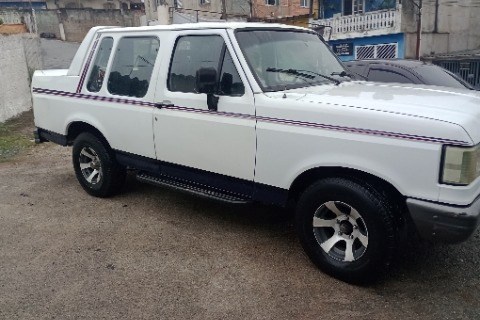 //www.autoline.com.br/carro/ford/f-1000-39-super-cab-cest-90cv-2p-diesel-manual/1994/itapecerica-da-serra-sp/24800235