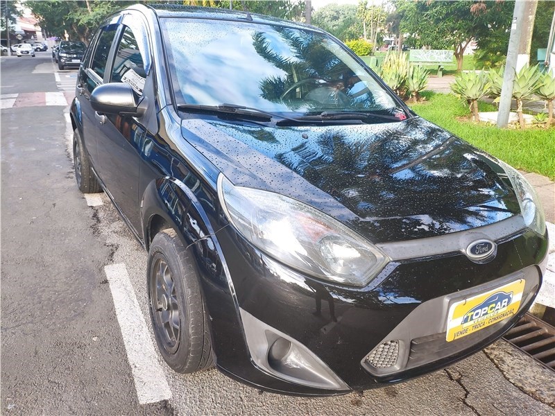 //www.autoline.com.br/carro/ford/fiesta-10-hatch-rocam-8v-flex-4p-manual/2012/vinhedo-sp/23564771