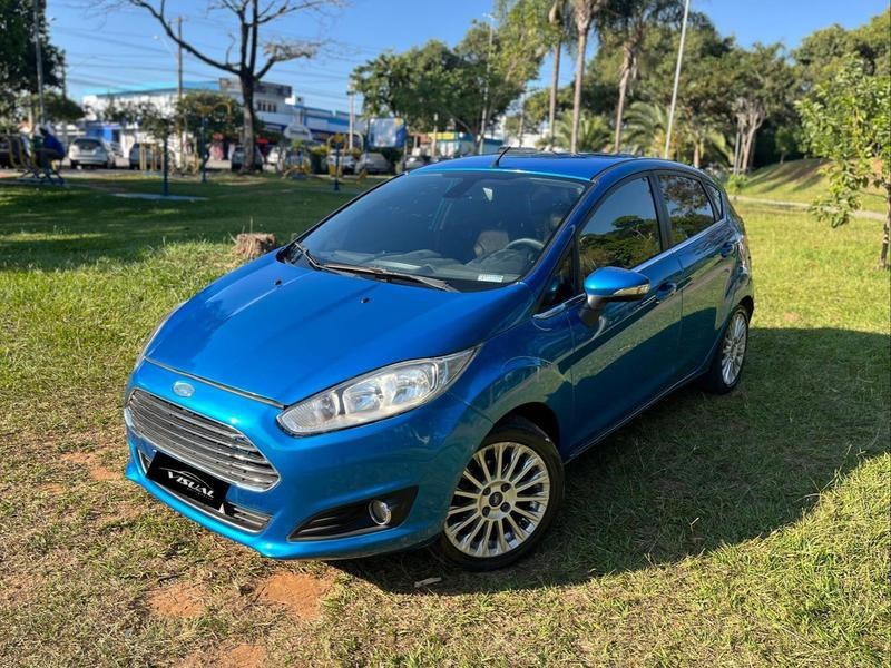 //www.autoline.com.br/carro/ford/fiesta-16-titanium-16v-108cv-4p-flex-manual/2013/sao-jose-dos-campos-sp/23864433