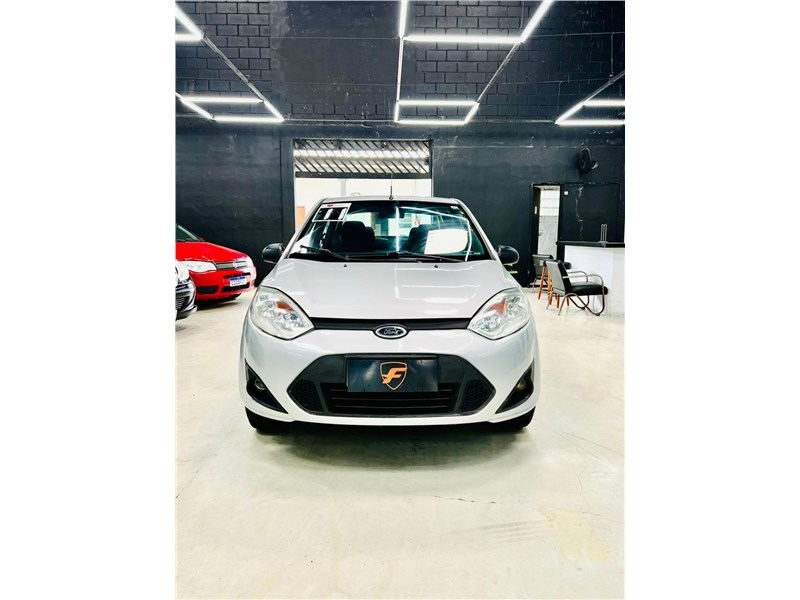 //www.autoline.com.br/carro/ford/fiesta-16-sedan-8v-flex-4p-manual/2011/praia-grande-sp/24200416