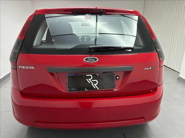 //www.autoline.com.br/carro/ford/fiesta-10-hatch-rocam-s-8v-flex-4p-manual/2014/mogi-das-cruzes-sp/24205292