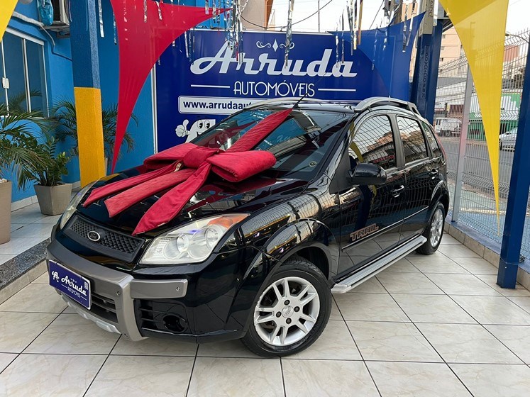 //www.autoline.com.br/carro/ford/fiesta-10-hatch-trail-8v-flex-4p-manual/2010/campinas-sp/24553298
