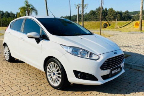//www.autoline.com.br/carro/ford/fiesta-16-hatch-tivct-titanium-16v-flex-4p-manual/2015/dois-irmaos-rs/24648543
