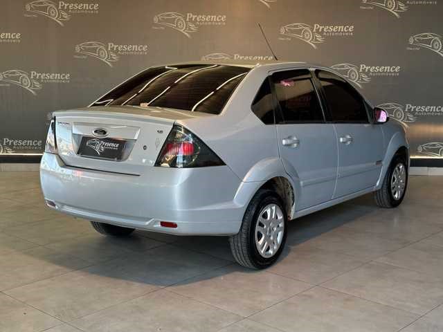 //www.autoline.com.br/carro/ford/fiesta-16-sedan-8v-flex-4p-manual/2011/arapongas-pr/24738542
